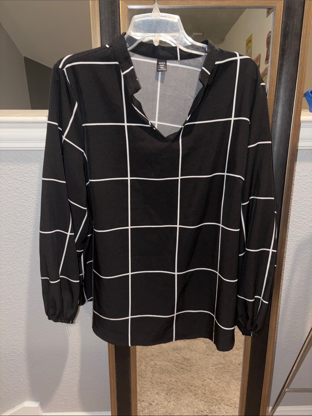 SHEIN Black Windowpane V-Neck Long Sleeve Blouse with White Grid